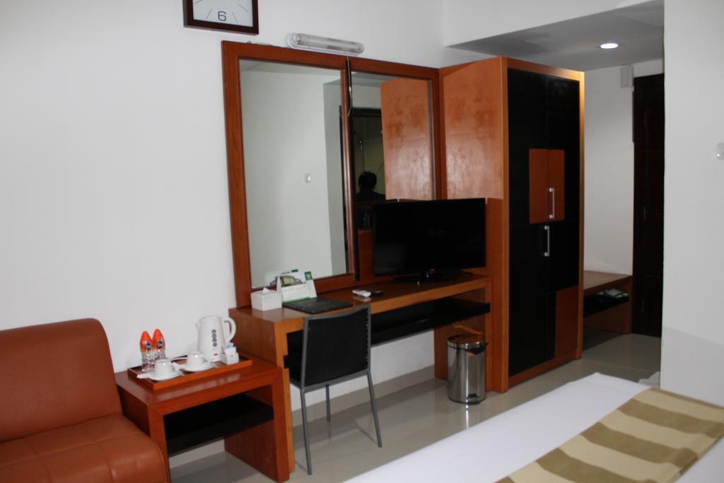 Hotel Grand Karawang Indah Exterior photo