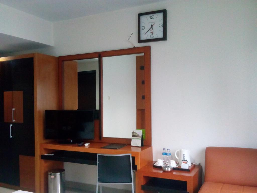 Hotel Grand Karawang Indah Room photo